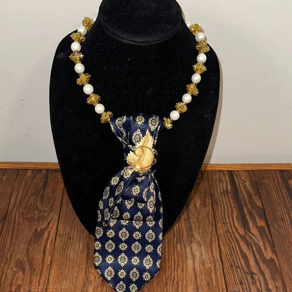 Elegant Navy and Gold Tie Necklace